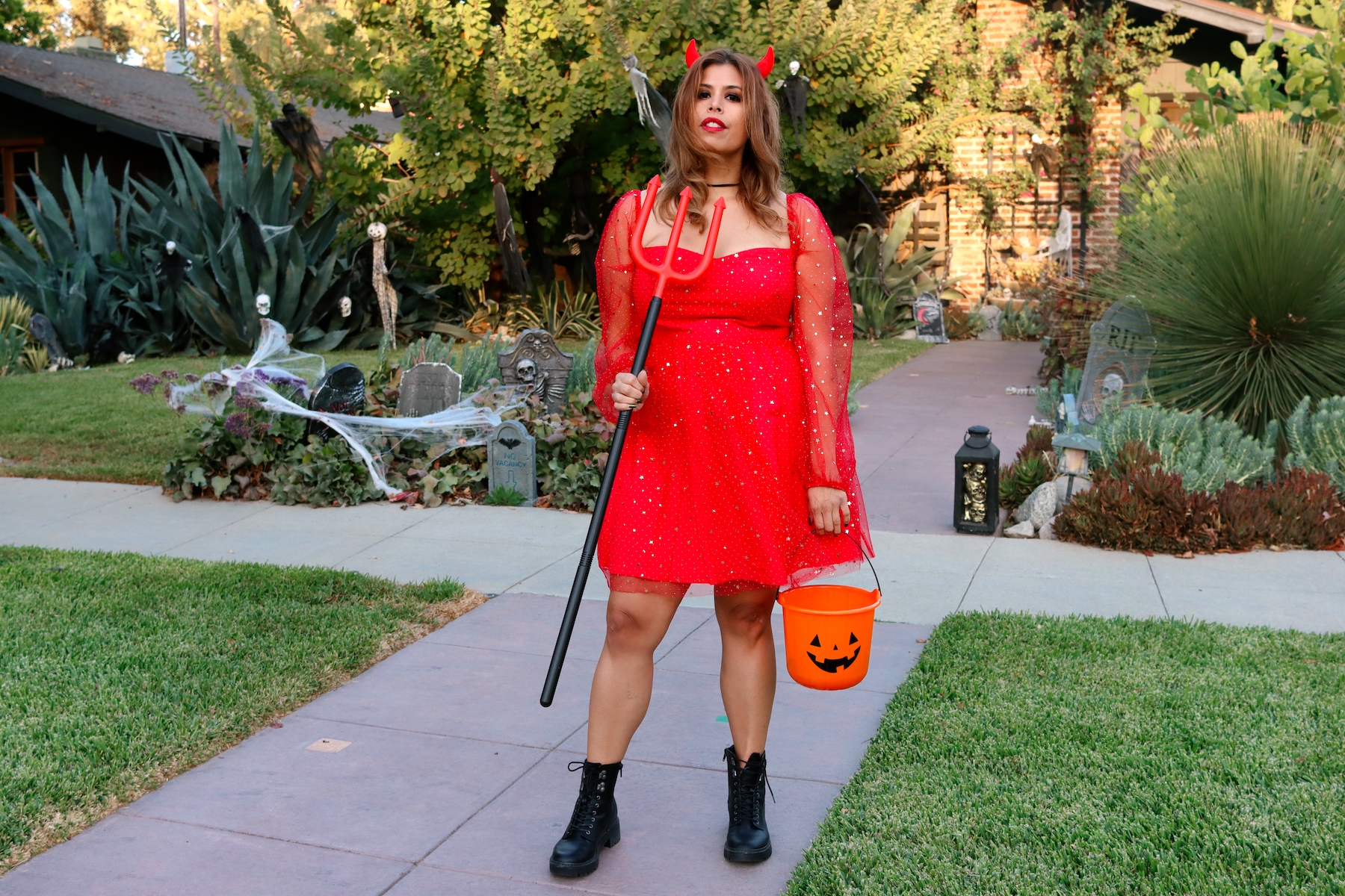 A Last Minute Devil Halloween Costume That Won’t Break the Bank Broke